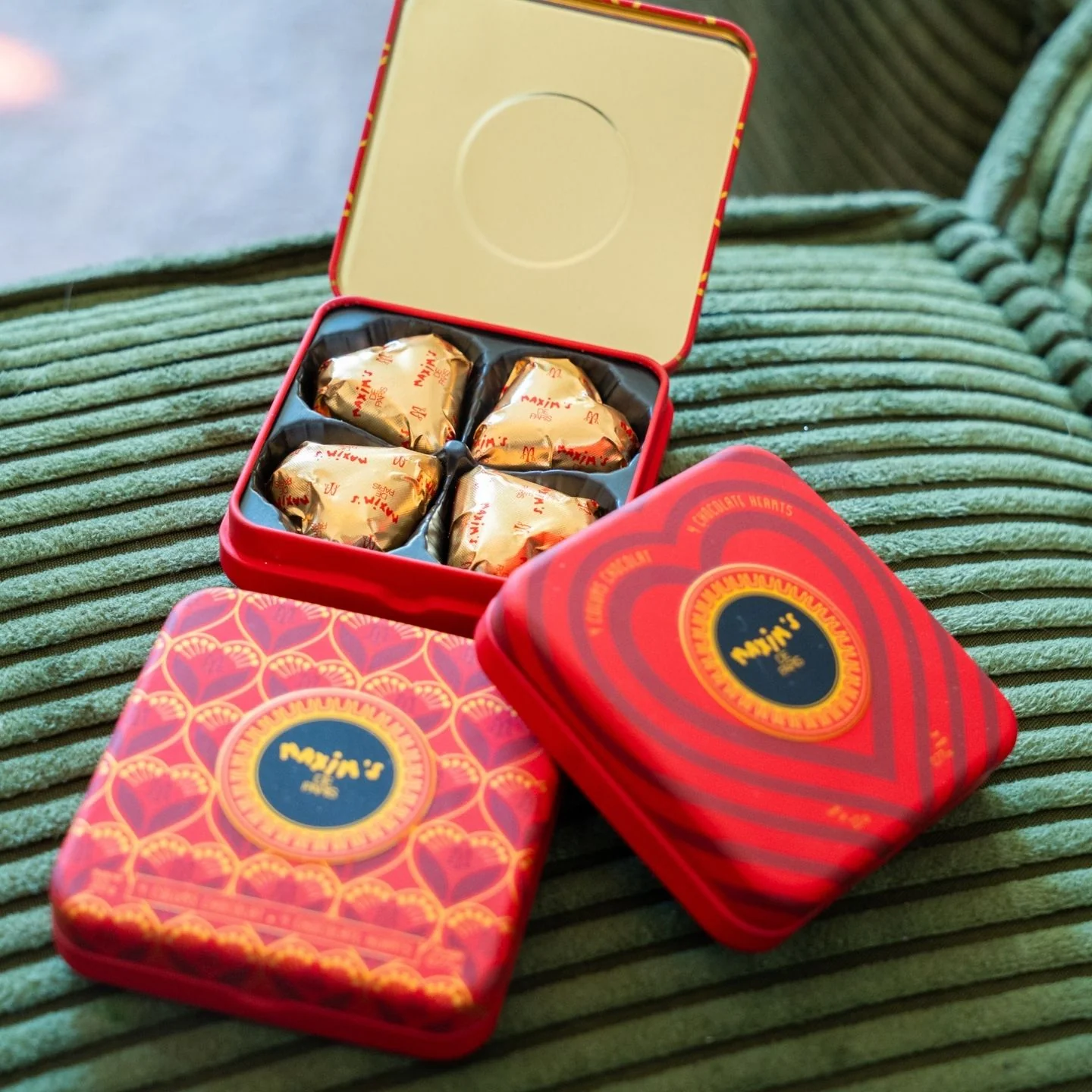 4 coeurs en chocolat au lait praliné - Image 3