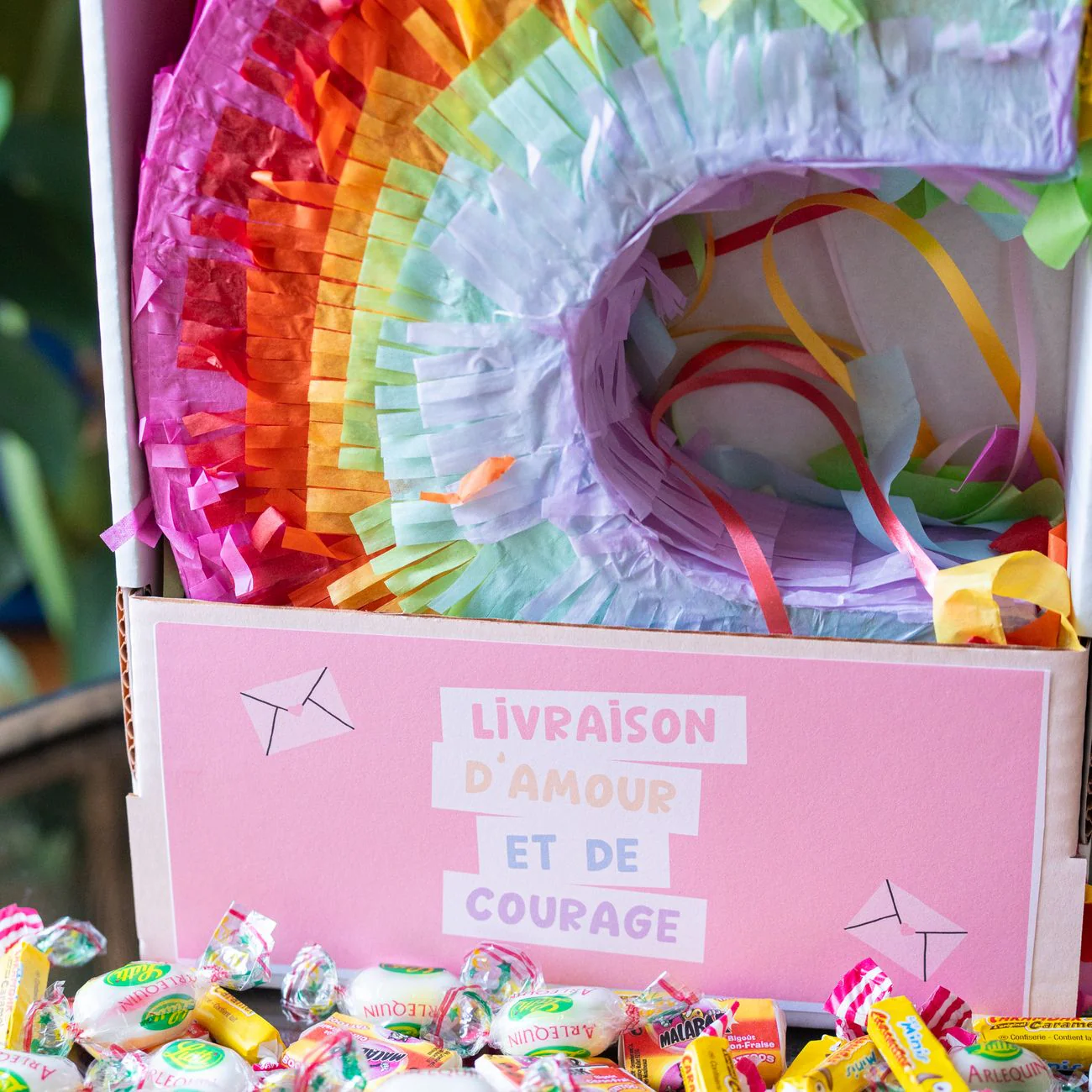 Piñata Arc-en-ciel - Livraison d'amour et de courage - avec bonbons - Image 2
