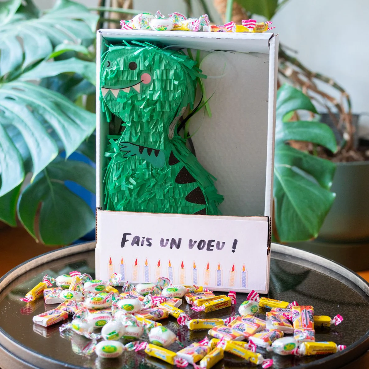Piñata Dinosaure - Fait un voeu - avec bonbons