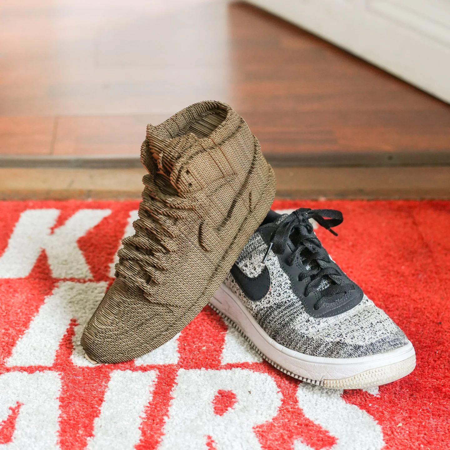 Sculpture en carton DIY - Sneakers - Image 4